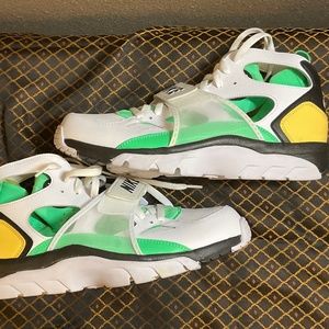 Nike Air Trainer Huarache 'Green Topaz' Size 11.5. New never worn no box